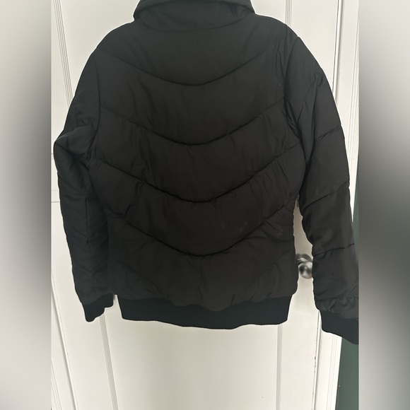 ASICS black puffer jacket - Picture 3 of 5